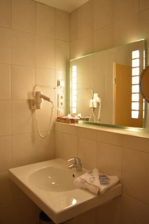 Hotel Arosa カッセル エクステリア 写真